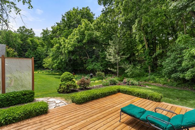 7200 Plum Drive, Urbandale, IA 50322