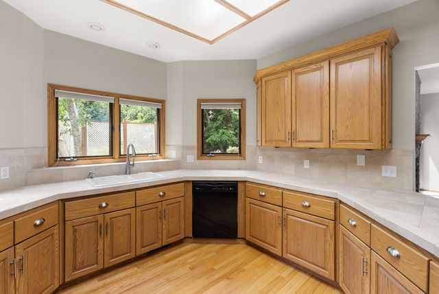 7200 Plum Drive, Urbandale, IA 50322