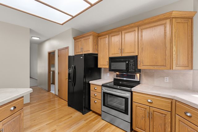 7200 Plum Drive, Urbandale, IA 50322