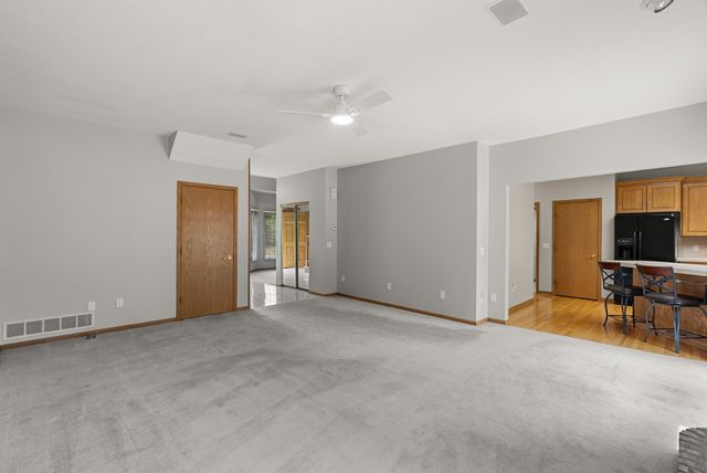 7200 Plum Drive, Urbandale, IA 50322