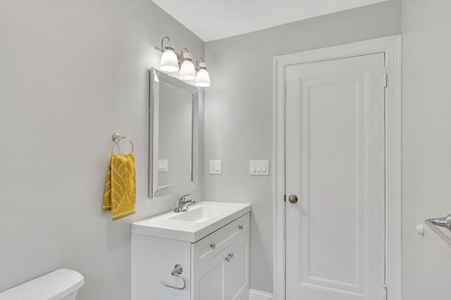 37-39 Lewis Rd 1, Belmont, MA 02478