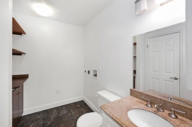 2436 2436 Sebastopol ln 2, Hayward, CA 94542