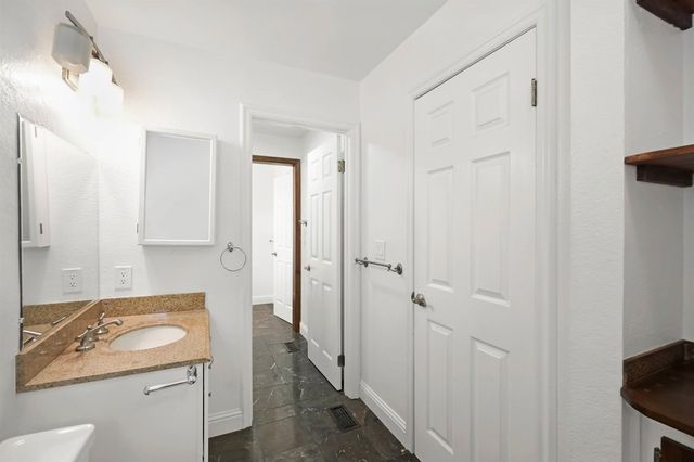 2436 2436 Sebastopol ln 2, Hayward, CA 94542