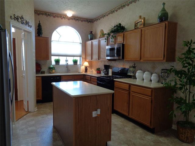 2617 15th Street N, Texas City, TX 77590
