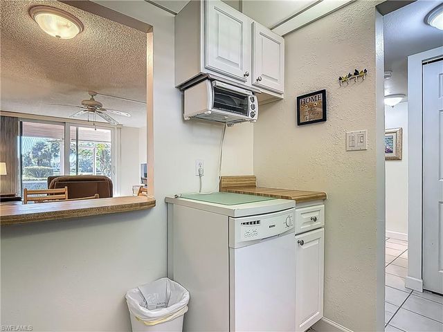 175 TURTLE LAKE CT 108, Naples, FL 34105