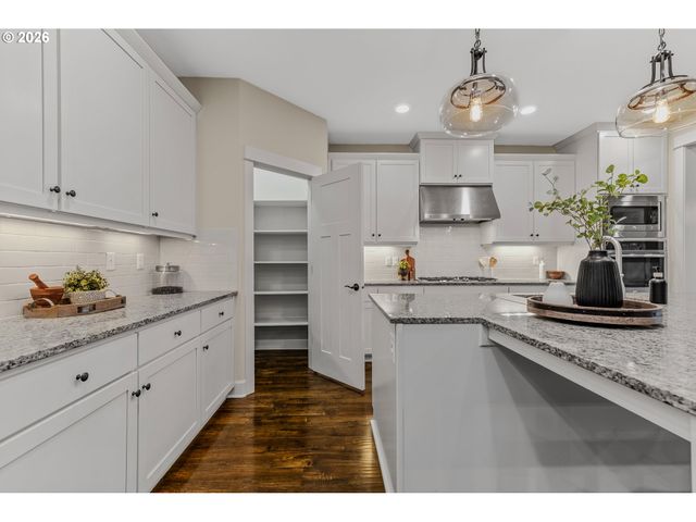 13704 Nw 52ND Ave, Vancouver, WA 98685