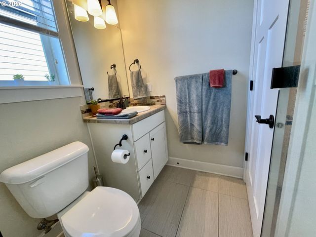 13704 Nw 52ND Ave, Vancouver, WA 98685