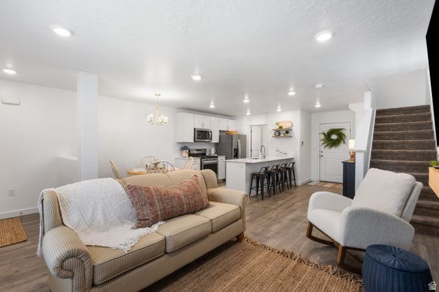 937 E HERCULES CT, Layton, UT 84040