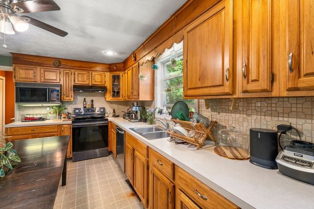 7 Westland Drive, Spencer, MA 01562