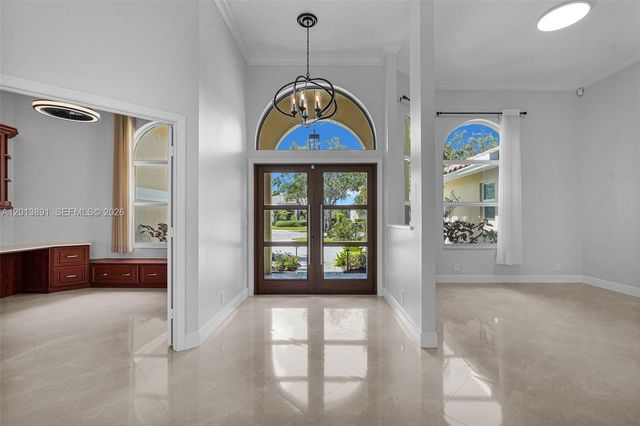 2715 Edgewater Court, Weston, FL 33332