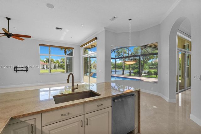 2715 Edgewater Court, Weston, FL 33332