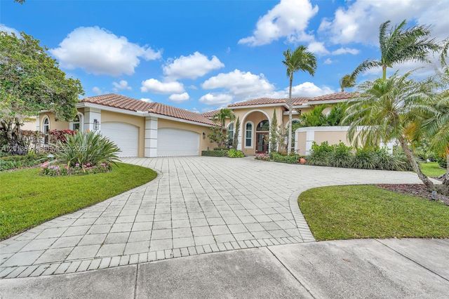 2715 Edgewater Court, Weston, FL 33332