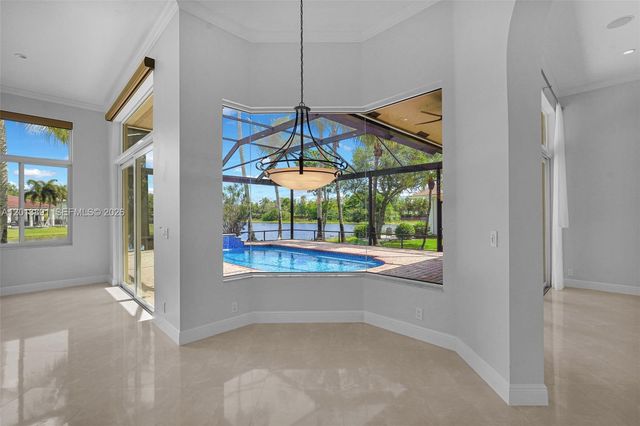 2715 Edgewater Court, Weston, FL 33332