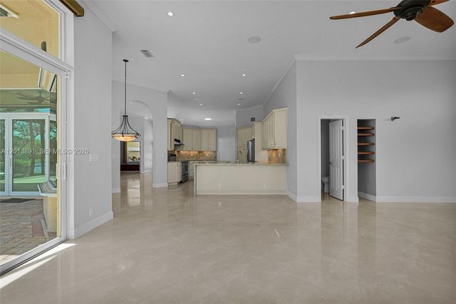 2715 Edgewater Court, Weston, FL 33332