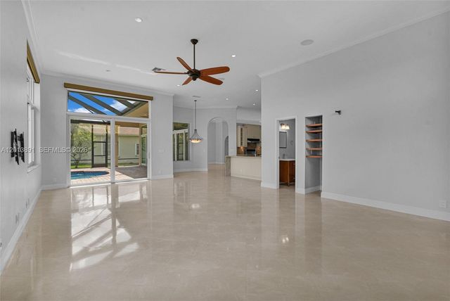 2715 Edgewater Court, Weston, FL 33332