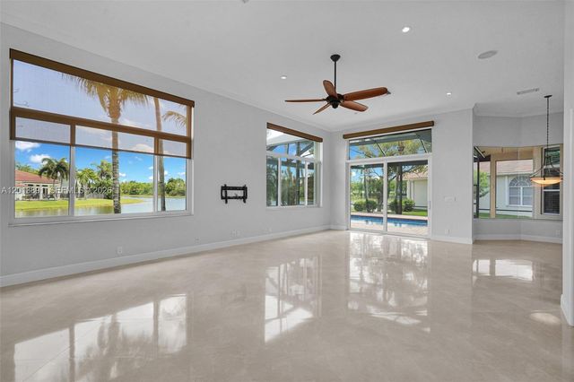2715 Edgewater Court, Weston, FL 33332
