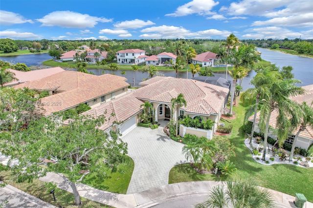 2715 Edgewater Court, Weston, FL 33332