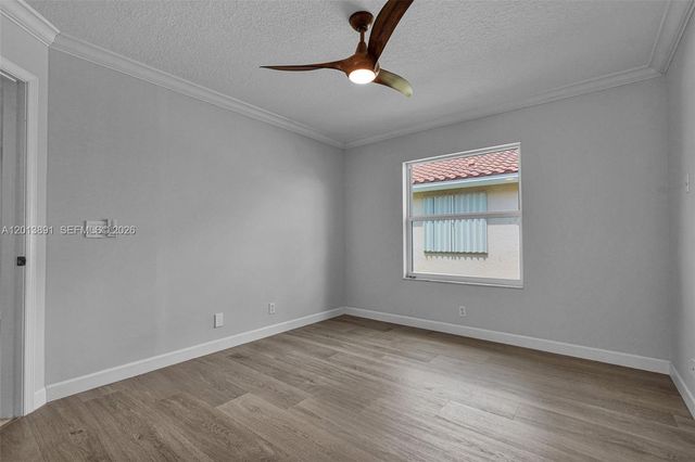 2715 Edgewater Court, Weston, FL 33332