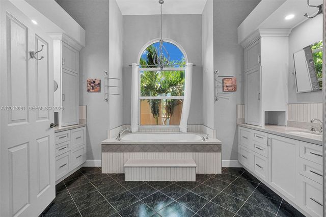 2715 Edgewater Court, Weston, FL 33332
