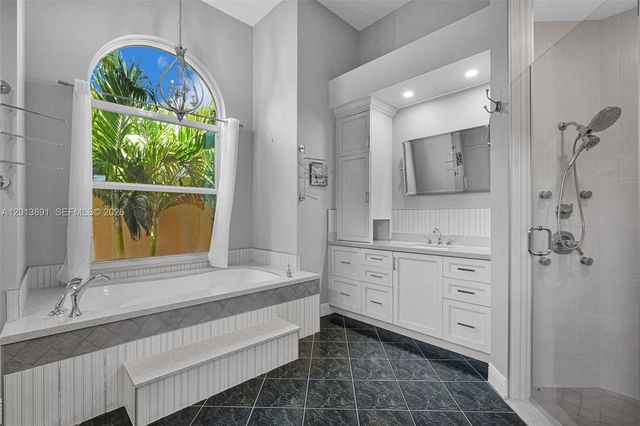 2715 Edgewater Court, Weston, FL 33332