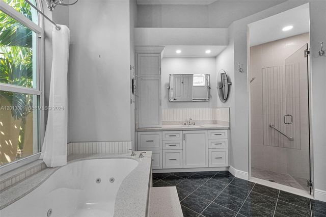 2715 Edgewater Court, Weston, FL 33332