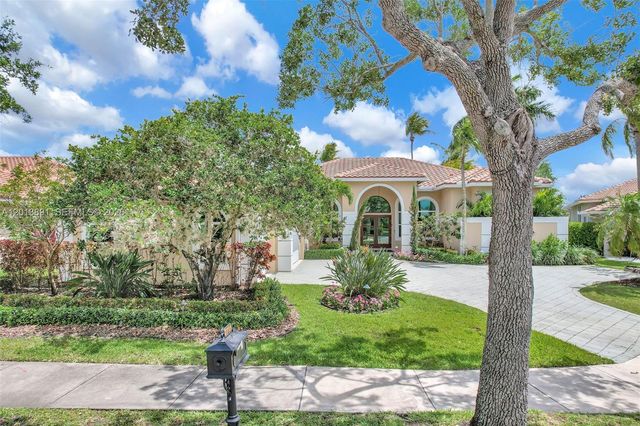 2715 Edgewater Court, Weston, FL 33332