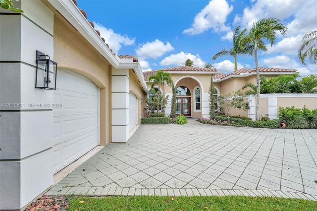 2715 Edgewater Court, Weston, FL 33332