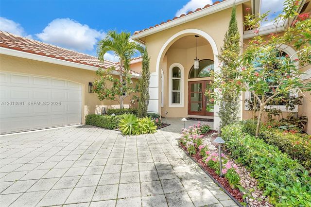 2715 Edgewater Court, Weston, FL 33332
