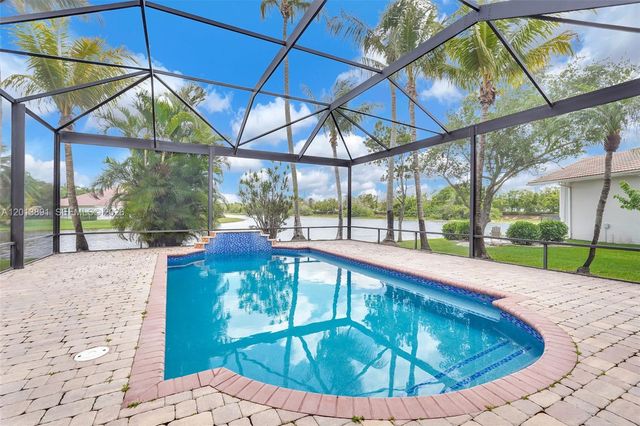 2715 Edgewater Court, Weston, FL 33332
