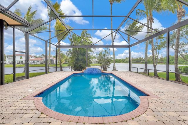 2715 Edgewater Court, Weston, FL 33332