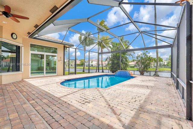 2715 Edgewater Court, Weston, FL 33332