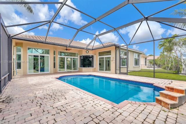 2715 Edgewater Court, Weston, FL 33332