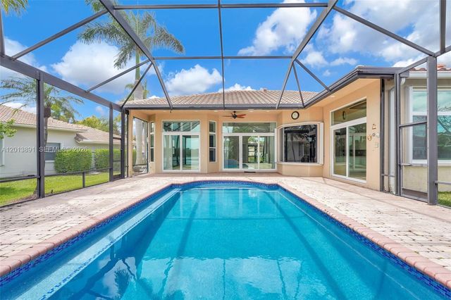 2715 Edgewater Court, Weston, FL 33332