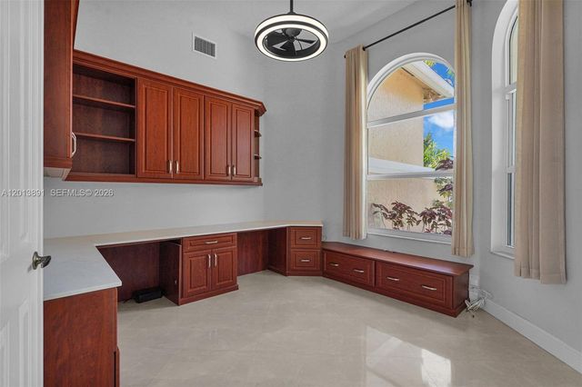 2715 Edgewater Court, Weston, FL 33332