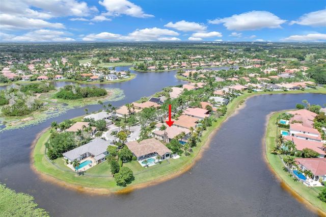 2715 Edgewater Court, Weston, FL 33332