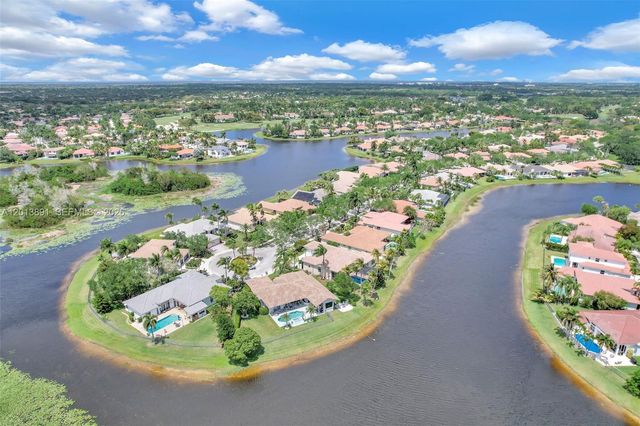 2715 Edgewater Court, Weston, FL 33332