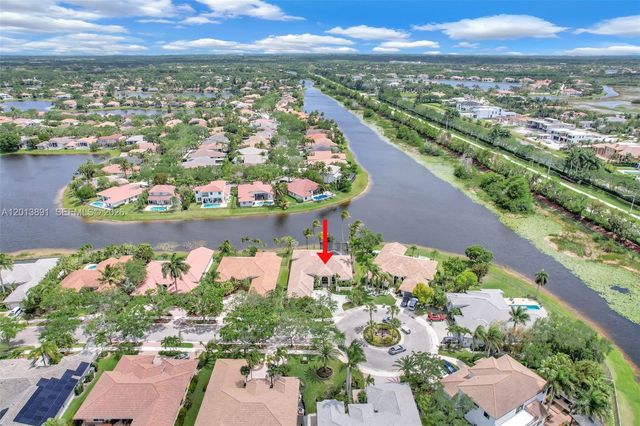 2715 Edgewater Court, Weston, FL 33332
