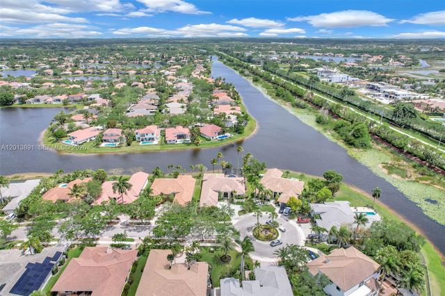 2715 Edgewater Court, Weston, FL 33332