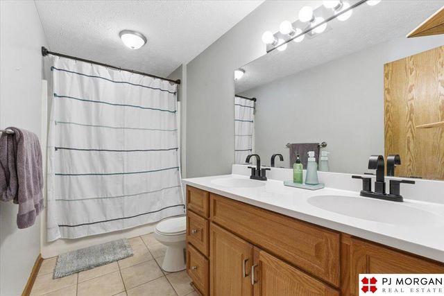 8604 Fowler Avenue, Omaha, NE 68134