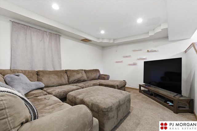 8604 Fowler Avenue, Omaha, NE 68134