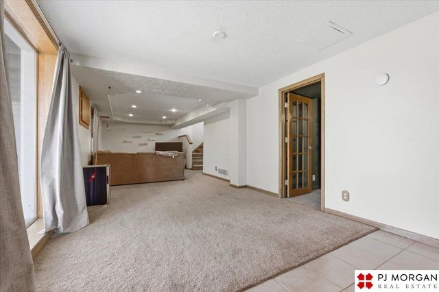 8604 Fowler Avenue, Omaha, NE 68134