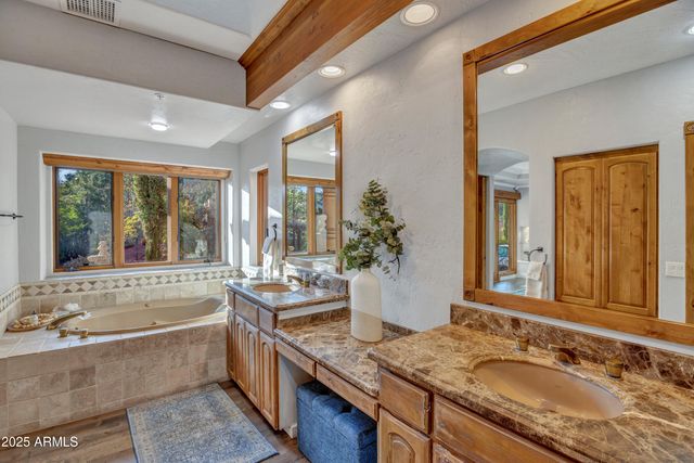 8 Camielle Court, Sedona, AZ 86336