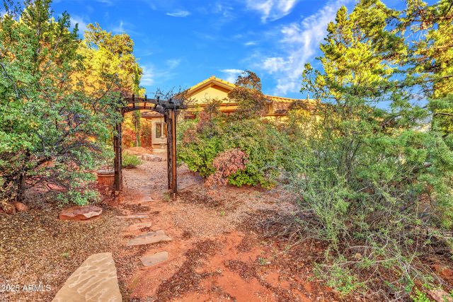 8 Camielle Court, Sedona, AZ 86336