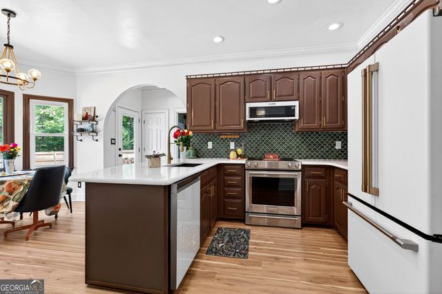 68 Dallas Drive, Sharpsburg, GA 30277