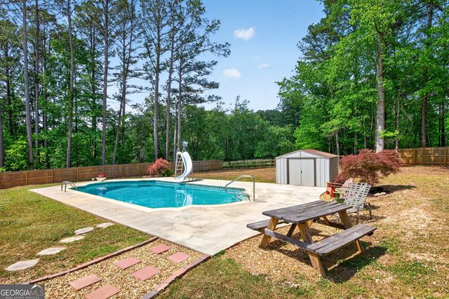 68 Dallas Drive, Sharpsburg, GA 30277