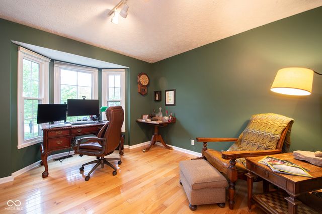 610 Danbury Drive, Zionsville, IN 46077