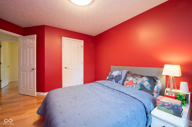 610 Danbury Drive, Zionsville, IN 46077