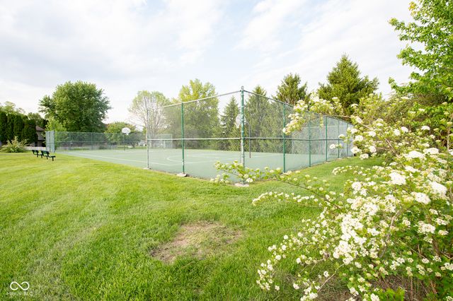 610 Danbury Drive, Zionsville, IN 46077