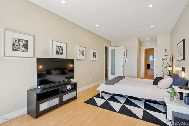 3645 Market Street 2, San Francisco, CA 94131