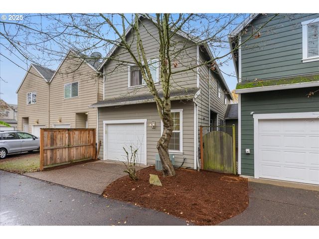 521 Ne SUTTLE Rd, Portland, OR 97211